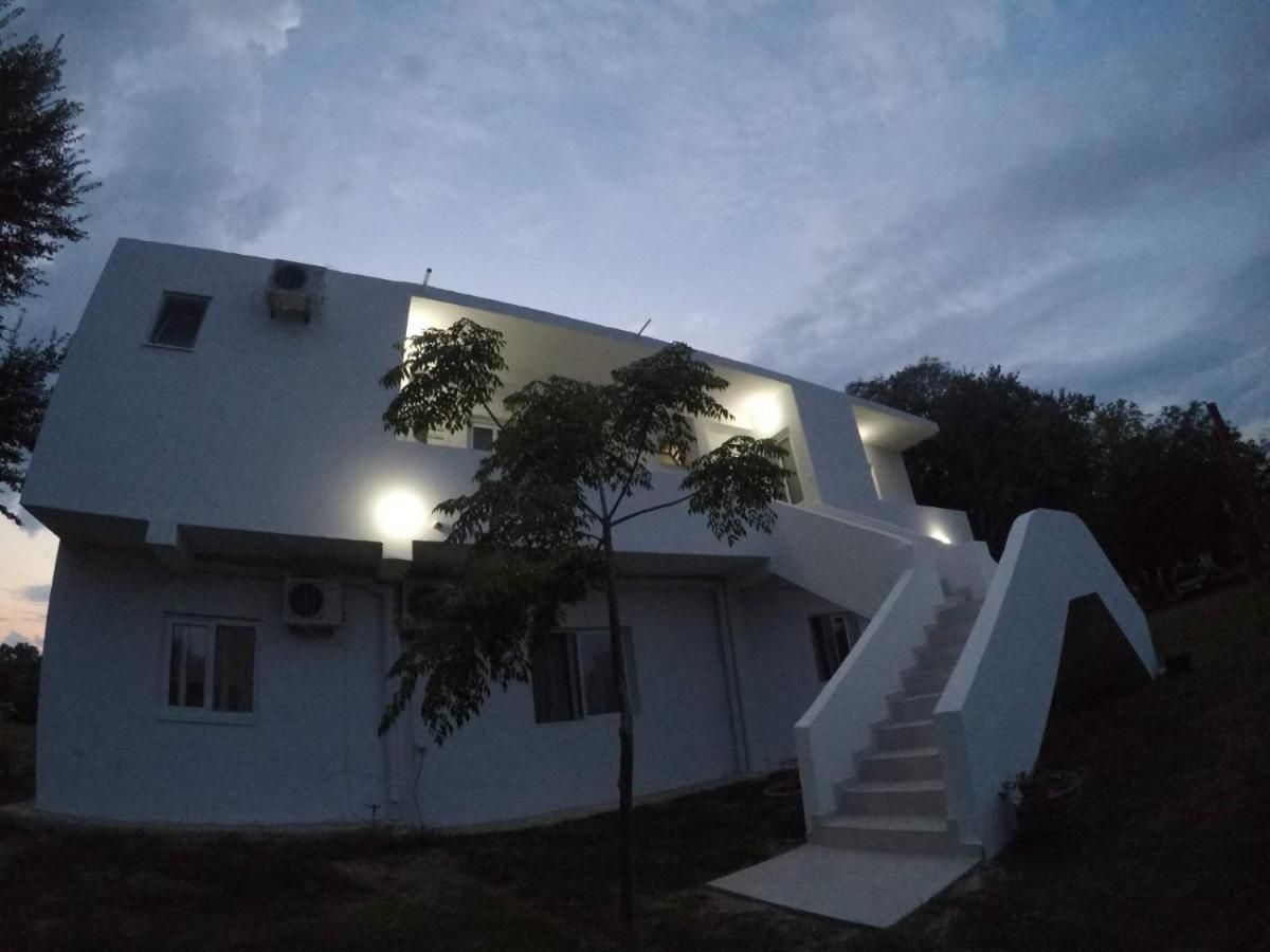 Mar Nero Apartments Bregvija Экстерьер фото